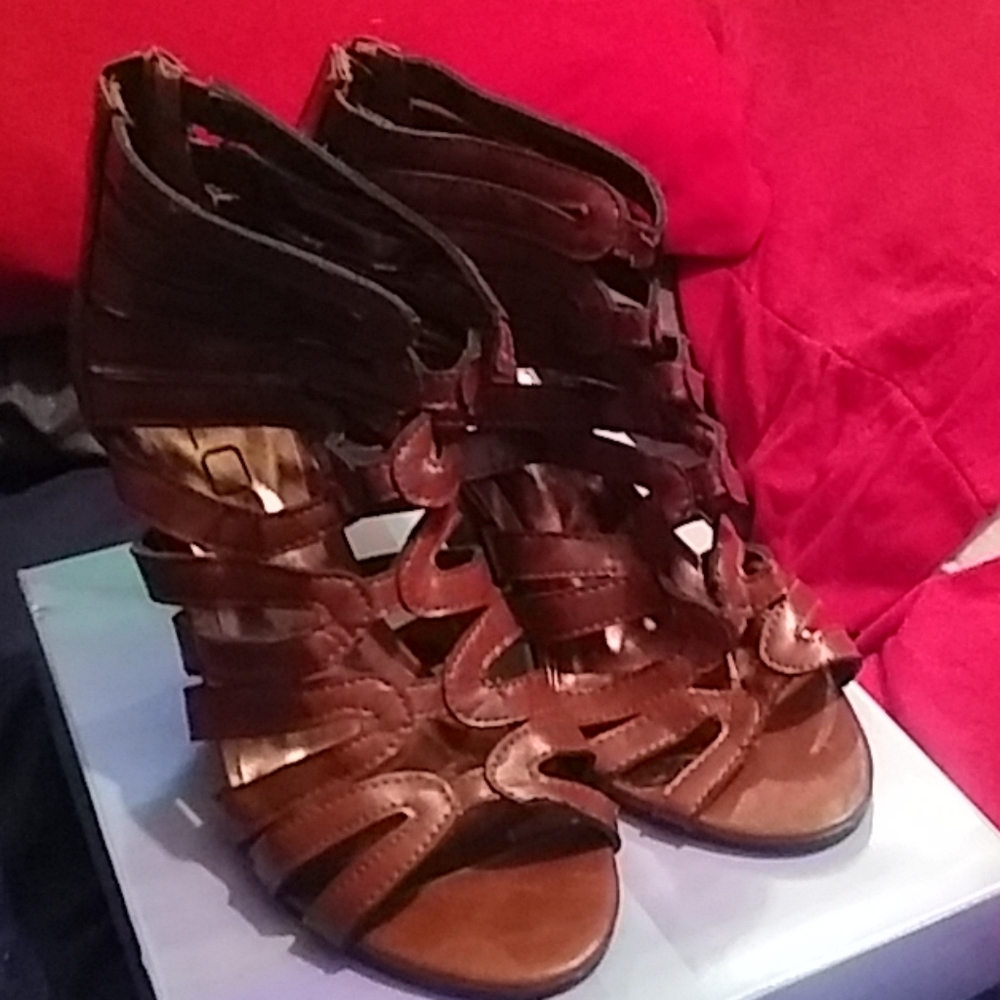Women's shoes